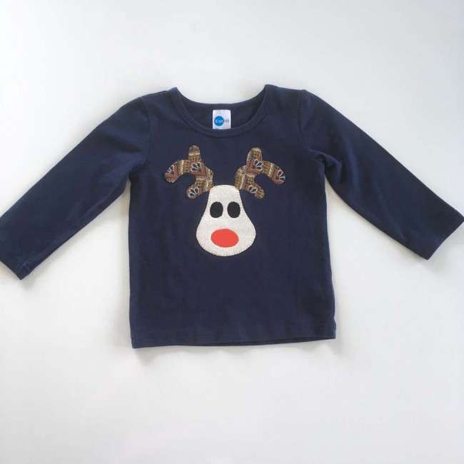 Reindeer on navy tshirt