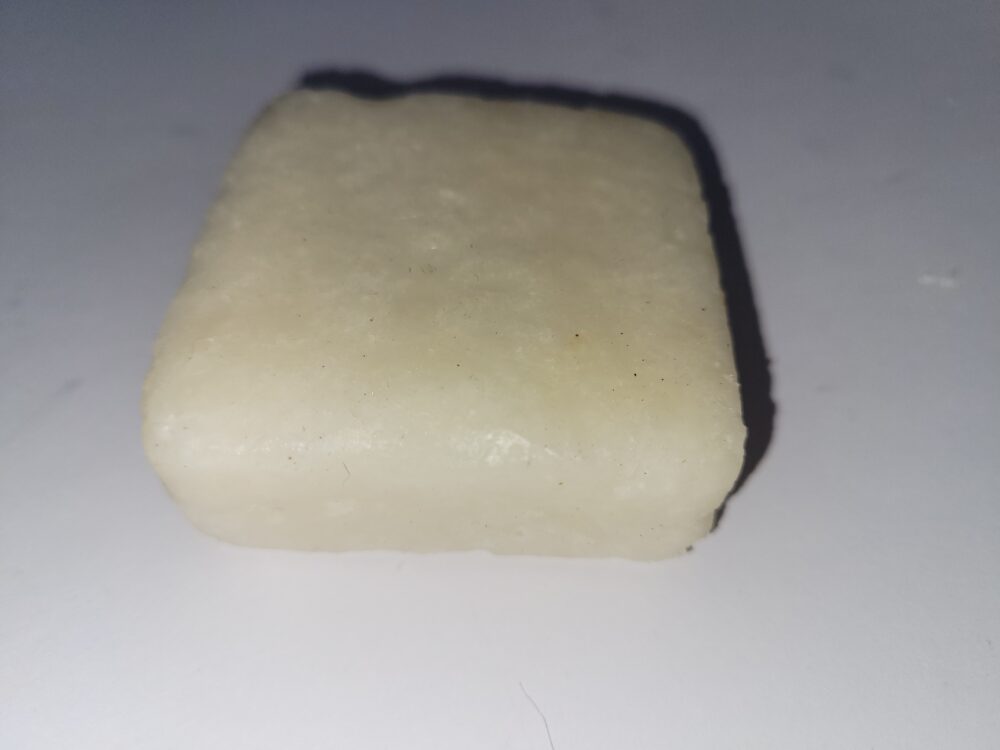 Eucalyptus and Peppermint Shampoo Bar for washing your hair, plastic free