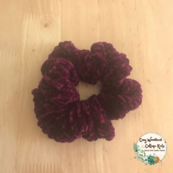 picture of maroon scrunchie