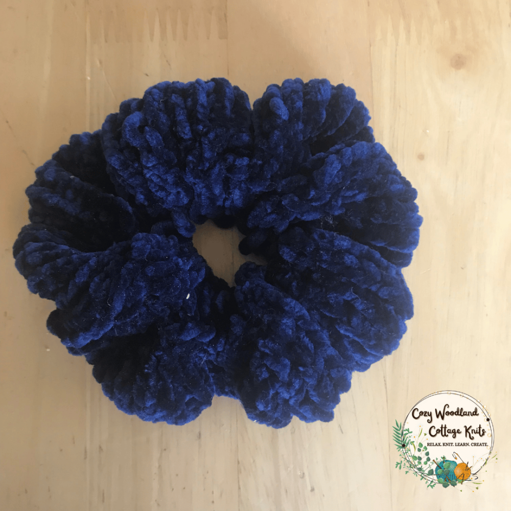 picture of navy scrunchie