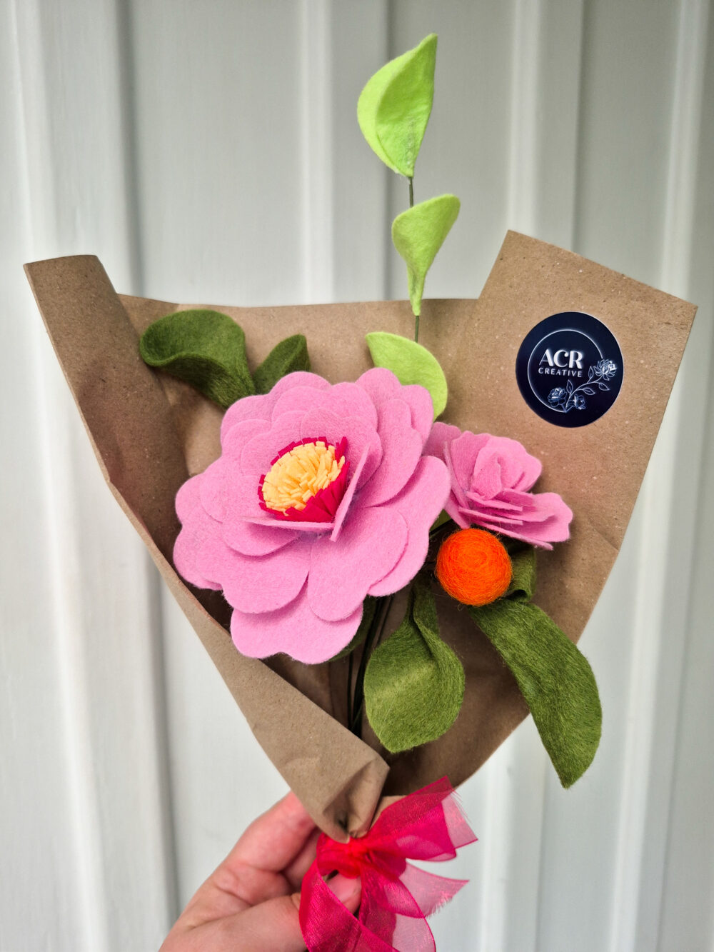 Bight pink single Camelia Felt flower bouquet