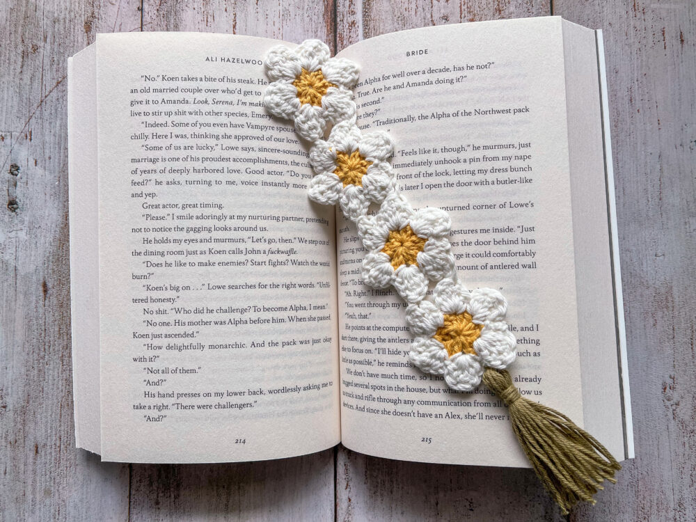 Daisy Chain Bookmark