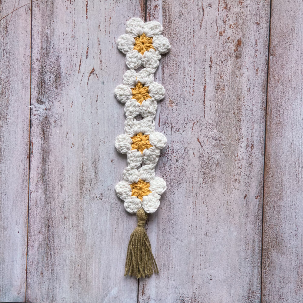 Daisy Chain Bookmark - Image 3