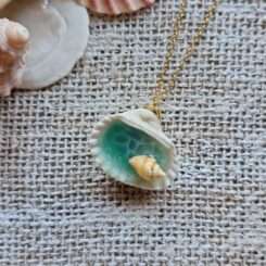 Seashell Necklace in Gold