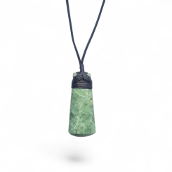 Genuine New Zealand Greenstone Pounamu Toki Necklace KR 0017