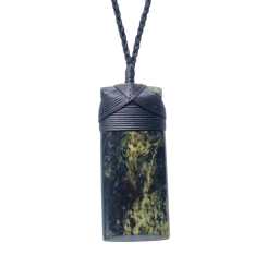 New Zealand Greenstone Tangiwai Flower Pounamu Toki Necklace TF 55