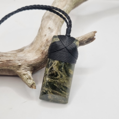 NZ Raukaraka Pounamu Hei Toki Necklace RAU 002