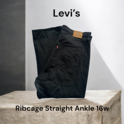 Levi’s Ribcage Ankle Jeans