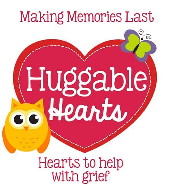 huggable hearts logo